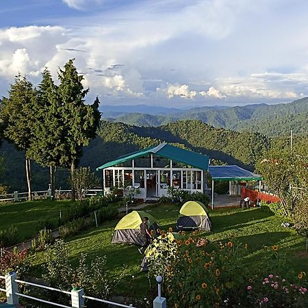 Chirping Orchard, Mukteshwar B&B 외부 사진