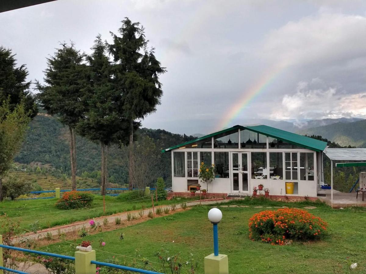 Chirping Orchard, Mukteshwar B&B 외부 사진