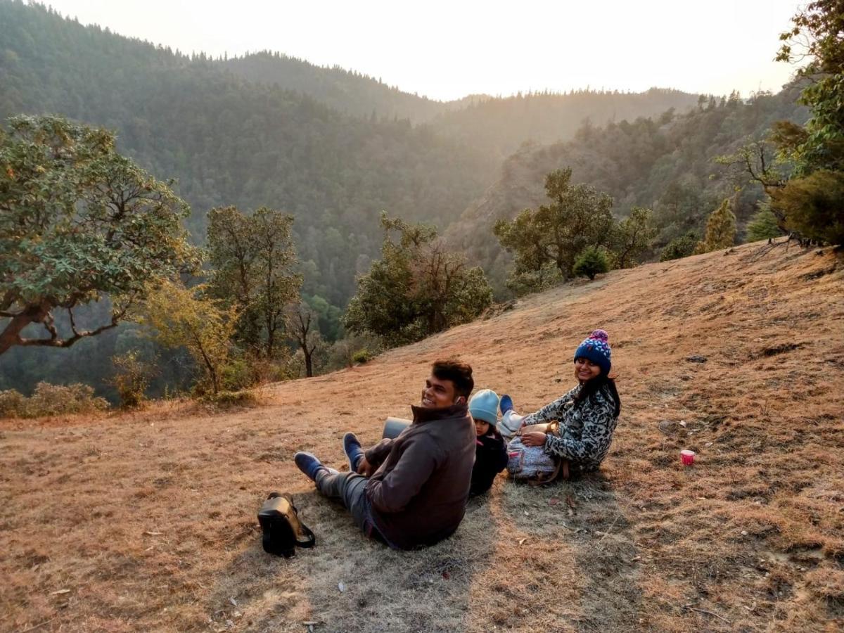 Chirping Orchard, Mukteshwar B&B 외부 사진