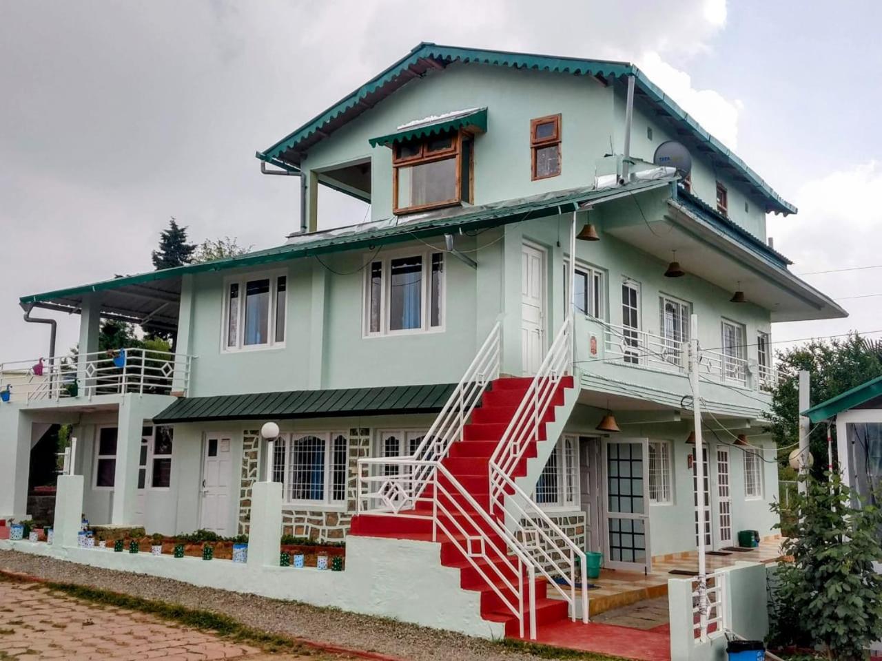 Chirping Orchard, Mukteshwar B&B 외부 사진