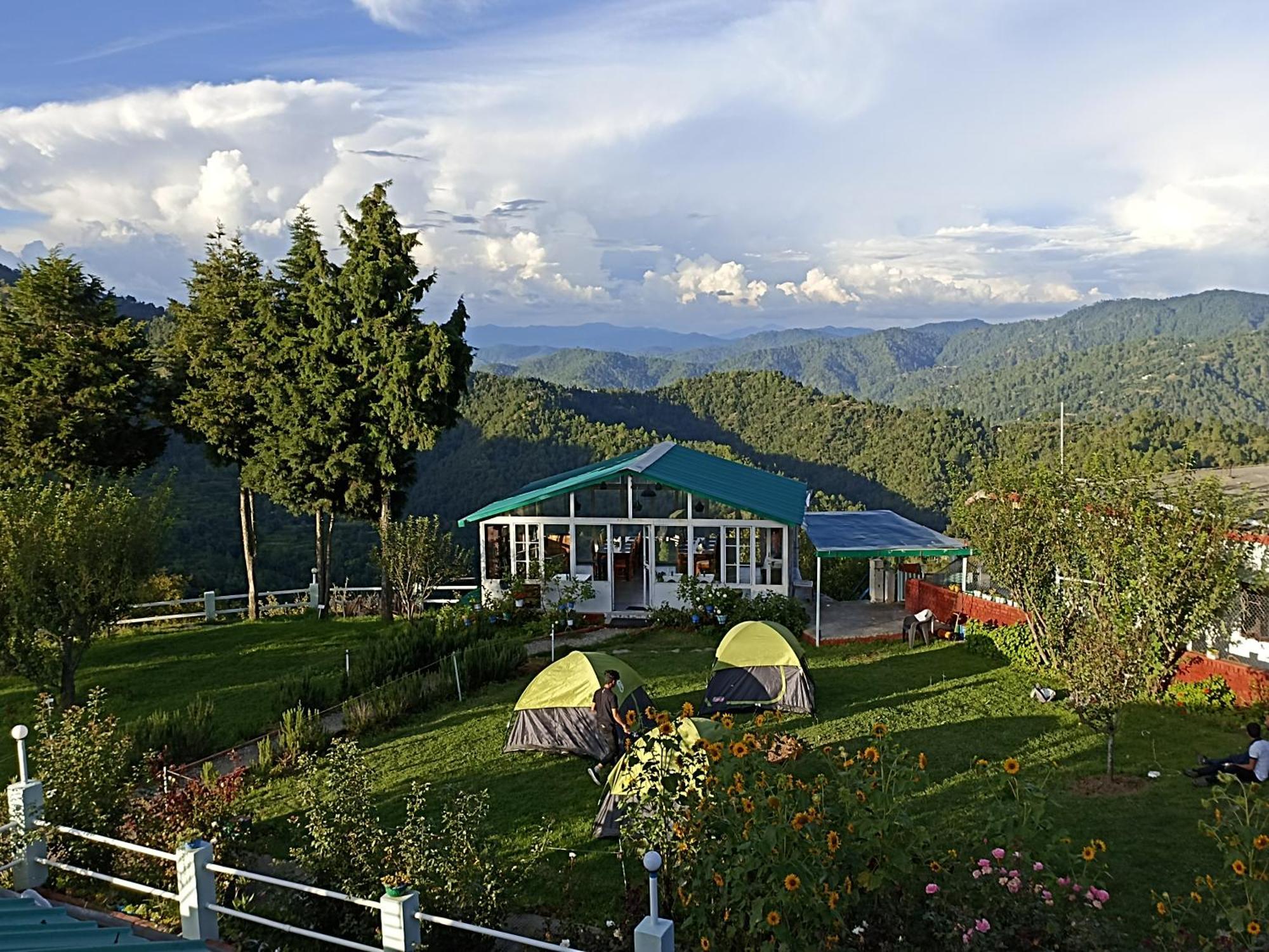 Chirping Orchard, Mukteshwar B&B 외부 사진